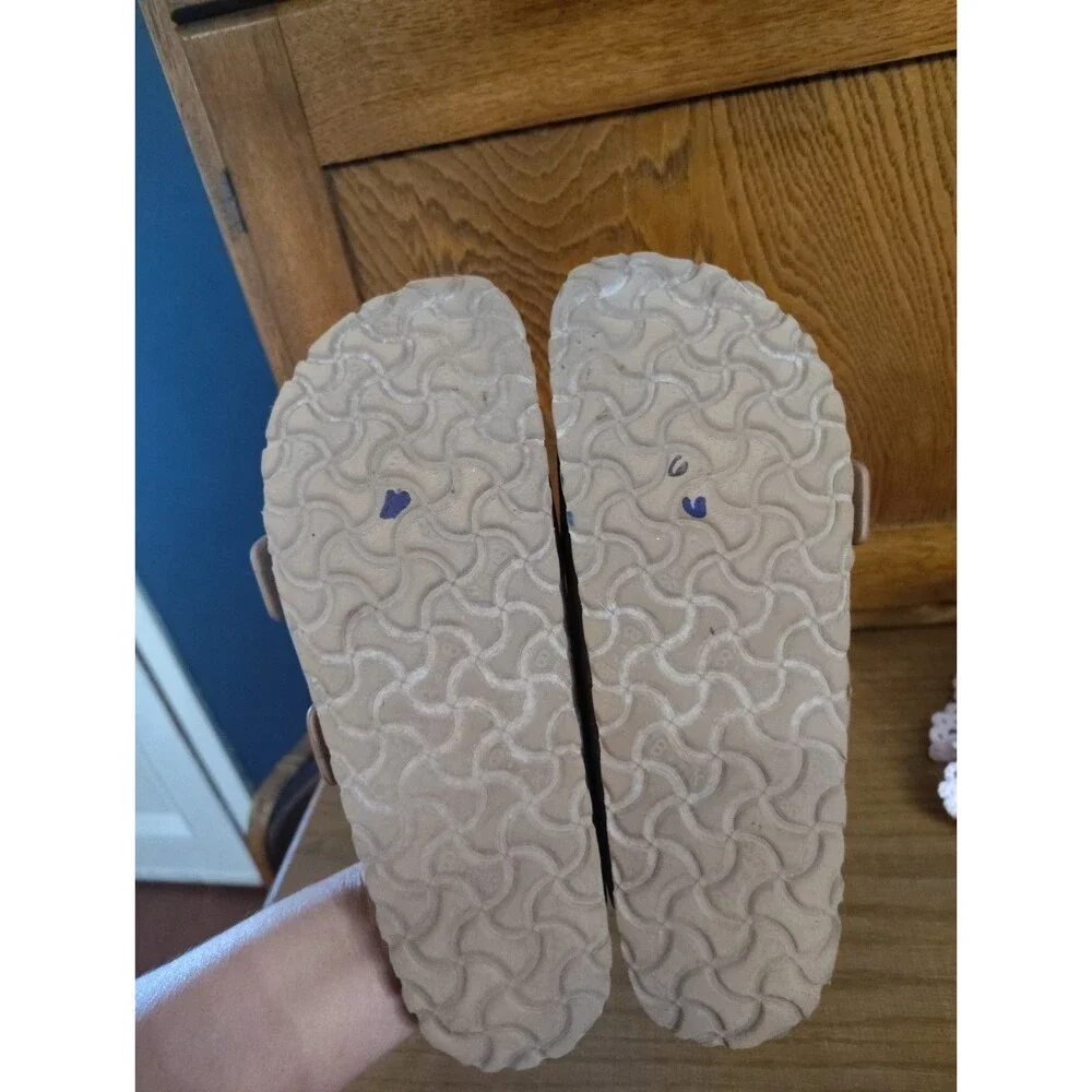 Women’s Arizona Birkenstocks Gold Size 41 Women's 8 Mens 10 Slides Pool Beach
